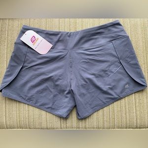 NWT Road Runner women’s outpace shorts